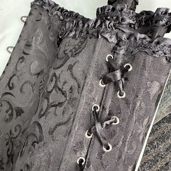 Bustier - Picture 1 of 6